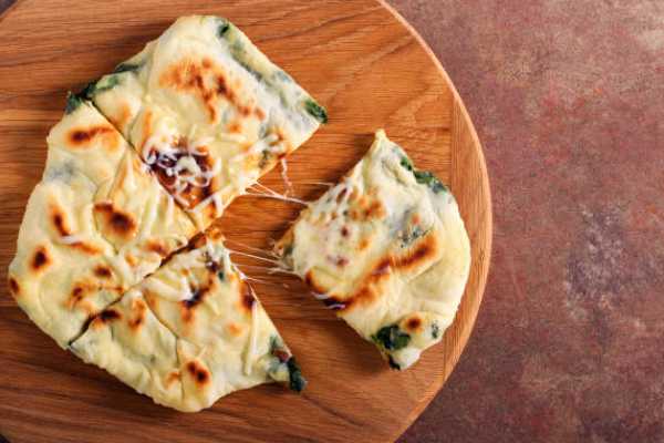 CHEESE NAAN