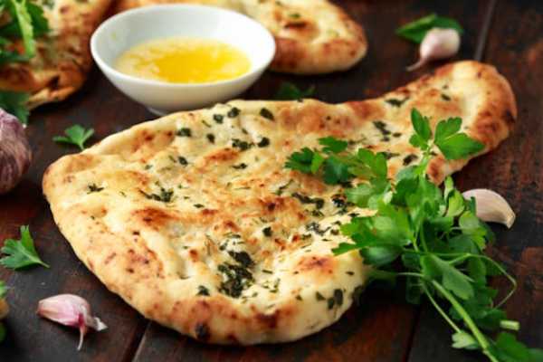 GARLIC NAAN