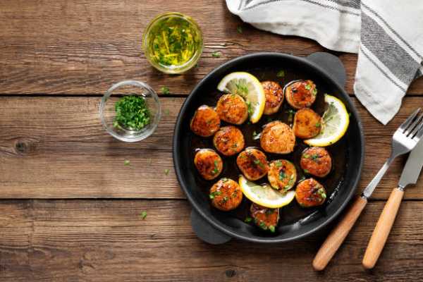 Grilled Scallops with Lemon Sauce