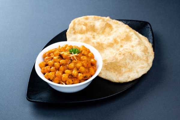 Chola Bhatura