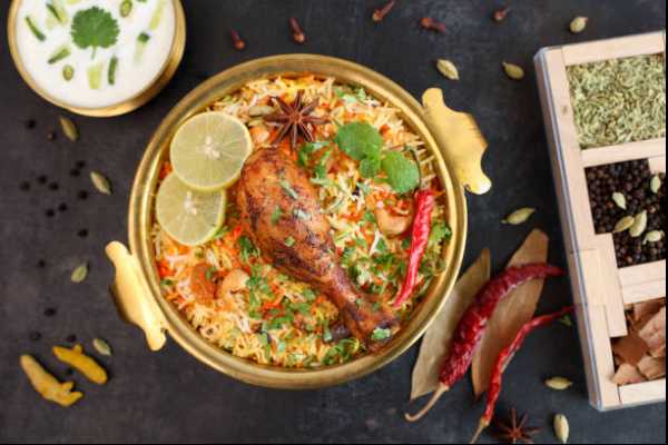 Hyderabadi Chicken Dum Biryani 