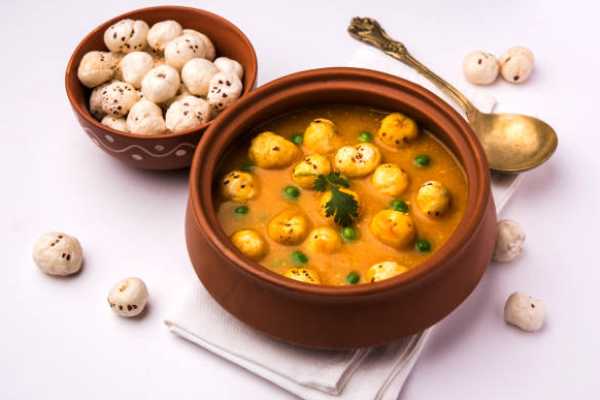 Phool Ka Makhana Curry