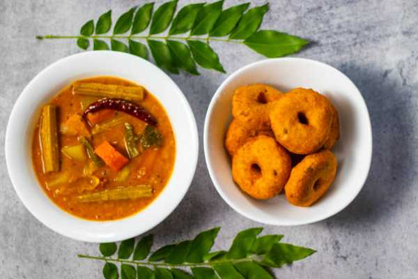 SAMBAR VADA (2Pcs)