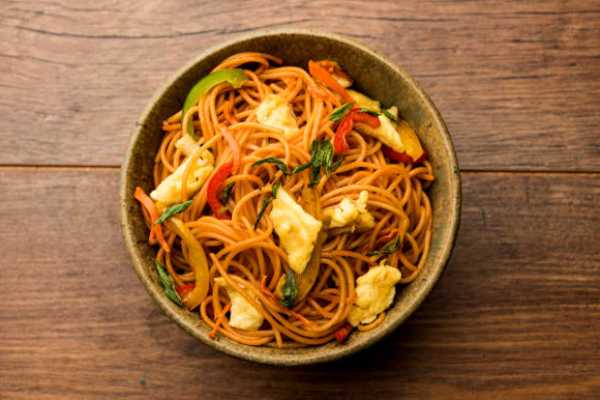 Egg Hakka Noodles
