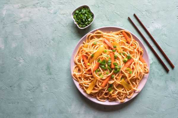 Veg Hakka Noodles