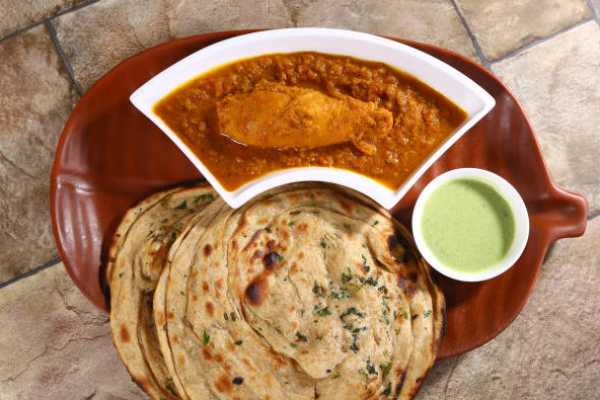 PAROTTA WITH CHICKEN SALANA