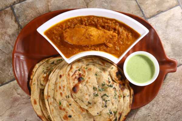 PAROTTA WITH CHICKEN SALANA
