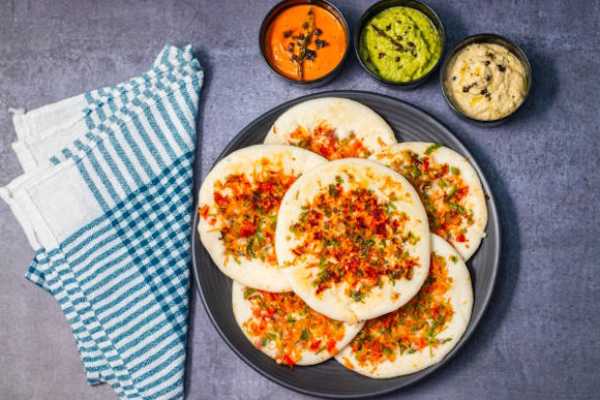 Onion Chili Uttapam