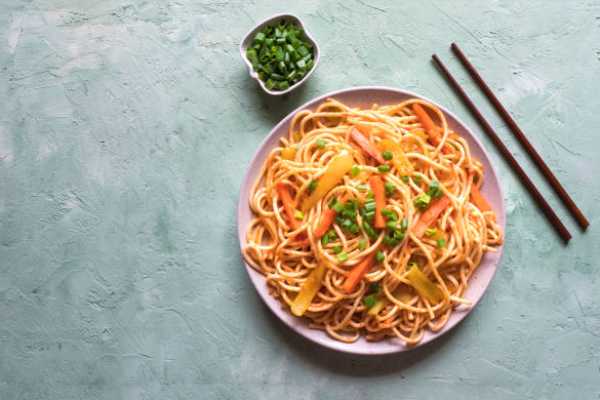 Veg Hakka Noodles