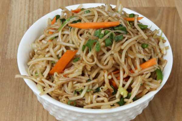 Veg Noodles & Fried Rice Fusion