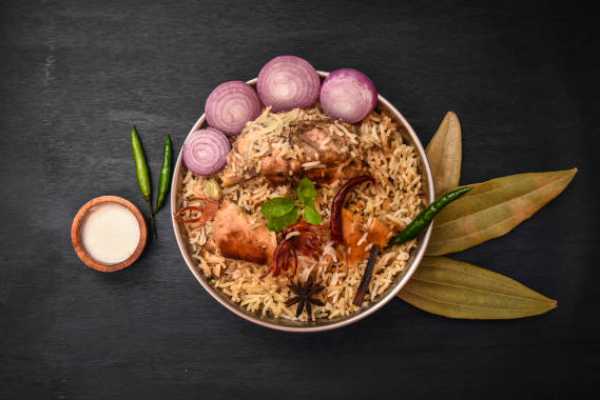 Fmly. Ulavacharu Chicken Biryani