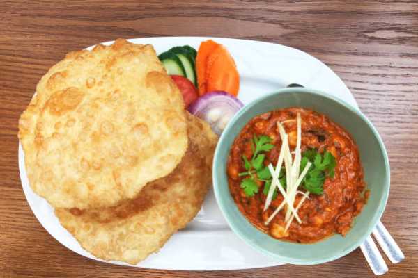 Chole Bhatura (1)