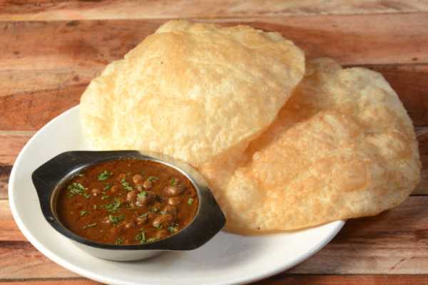 Chole Poori (2)