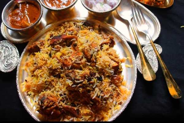 Hyderabadi boneless chicken biryani 