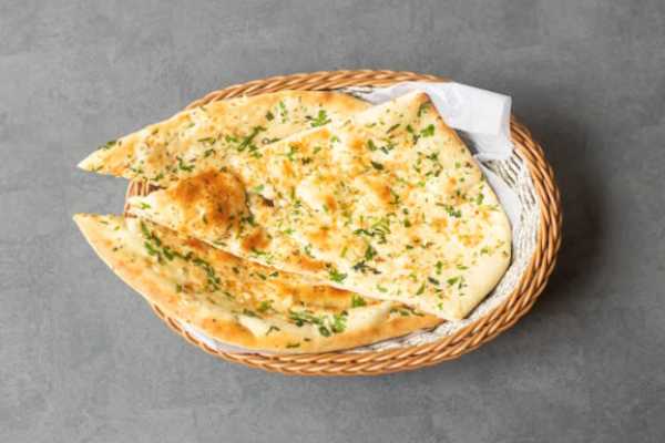 GARLIC CHEESE NAAN