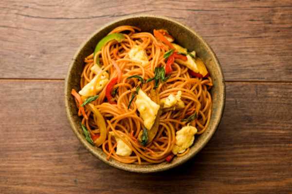 Schezwan Street Garlic Egg Noodles