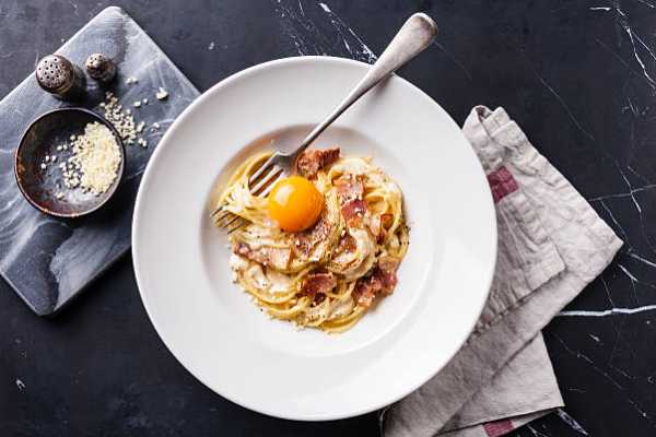 Hakka Street Garlic Egg Noodles