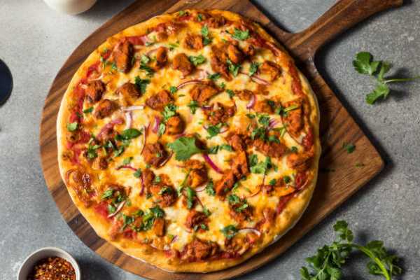 CHICKEN TIKKA PIZZA