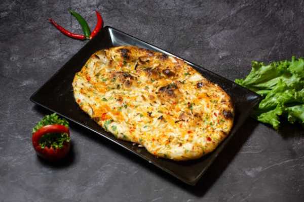 CHILLI GARLIC NAAN