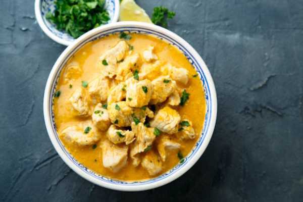 CHICKEN KORMA