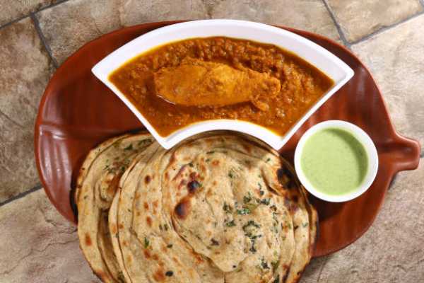 PAROTTA WITH CHICKEN SALANA