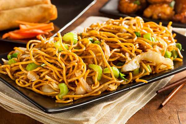 Schezwan Street Garlic Chicken Noodles