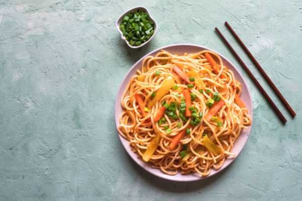Hakka Street Garlic Chicken Noodles
