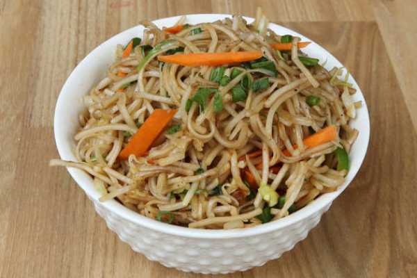 Hakka Street Garlic Veg Noodles