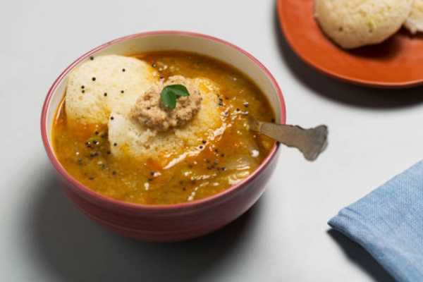 SAMBAR IDLY (2Pcs)
