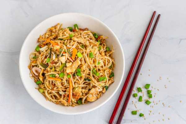 Egg Hakka Noodles
