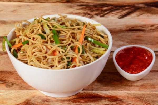 Veg Hakka Noodles